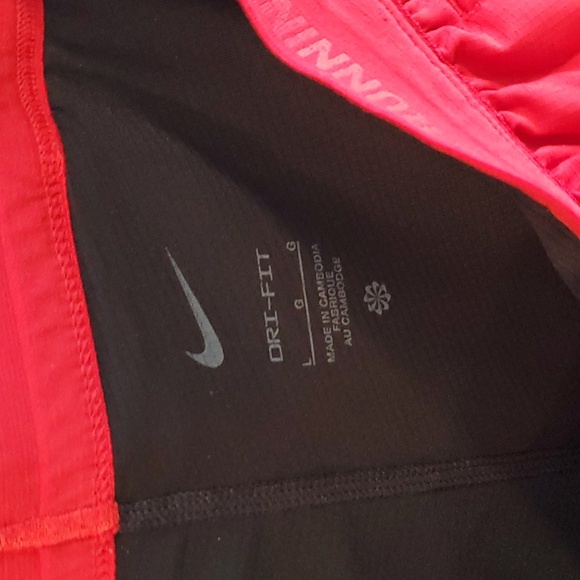 Nike Stride Men's 7" Inseam DriFIT 2-in-1 Running Shorts - Picture 4 of 6